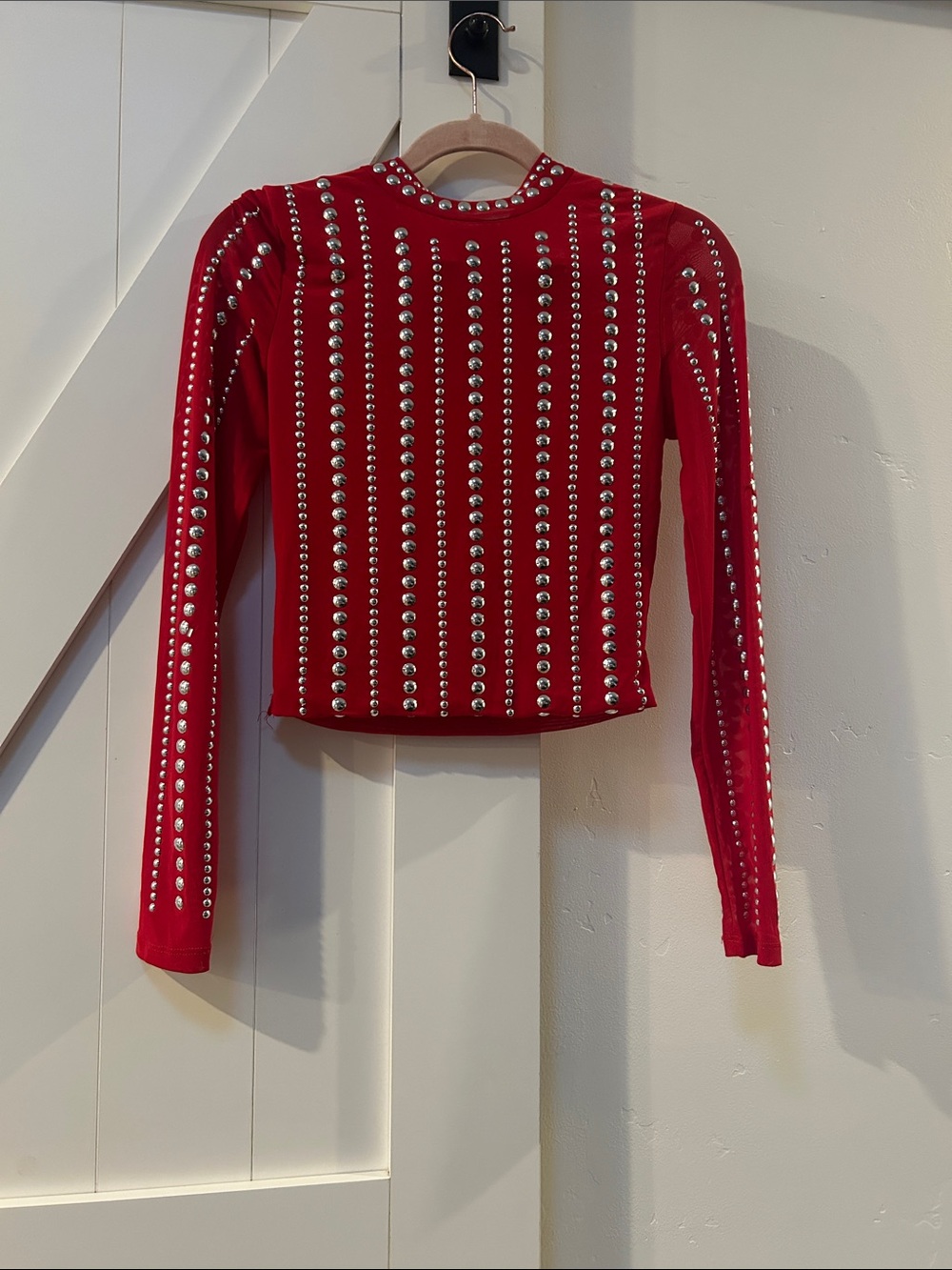 Unique - super cute !! Red silver Studded Long-Sleeve Women's Top. Med